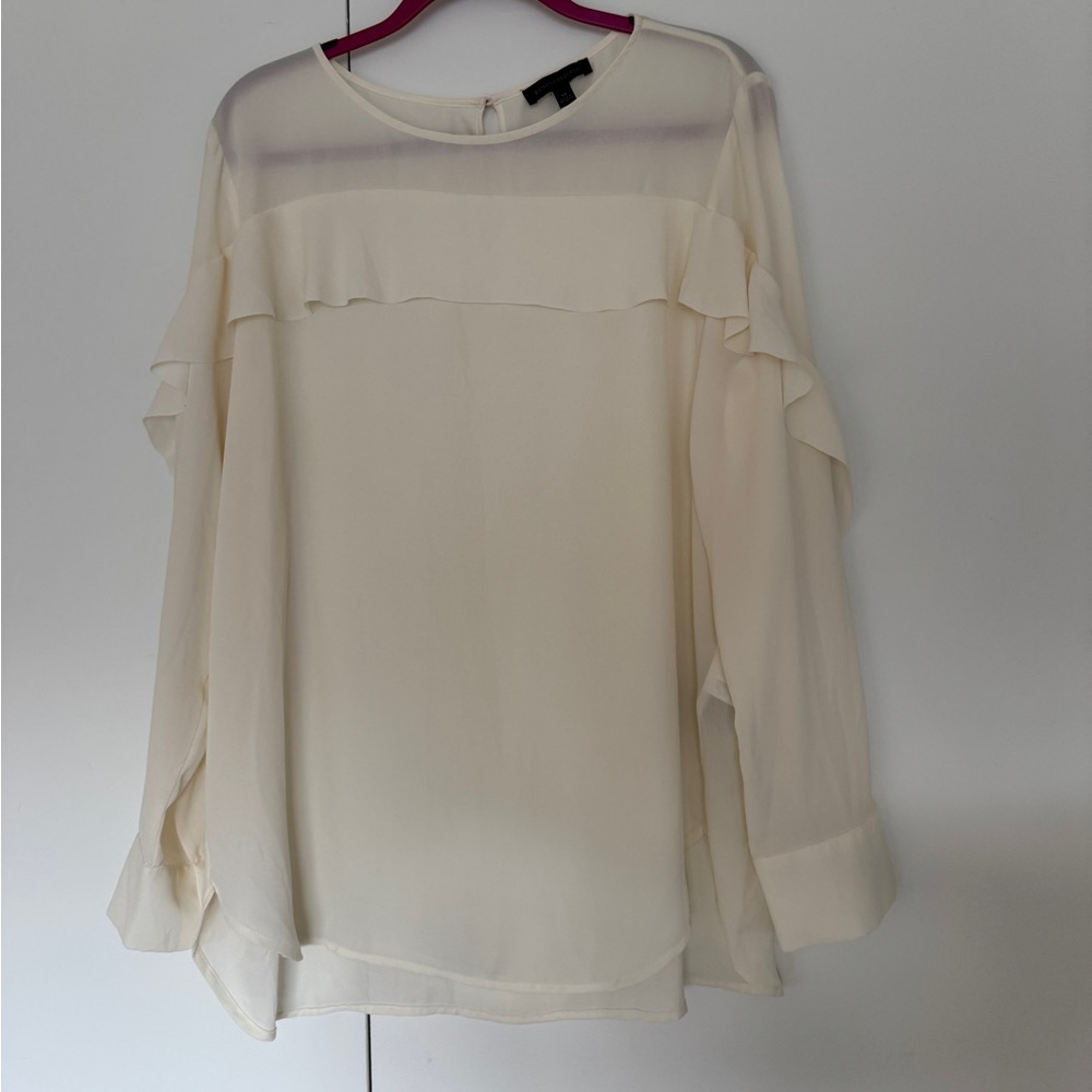 Banana Republic XL Ruffle Flounce Blouse Ivory Cream Stud Cuff Keyhole 100% Poly